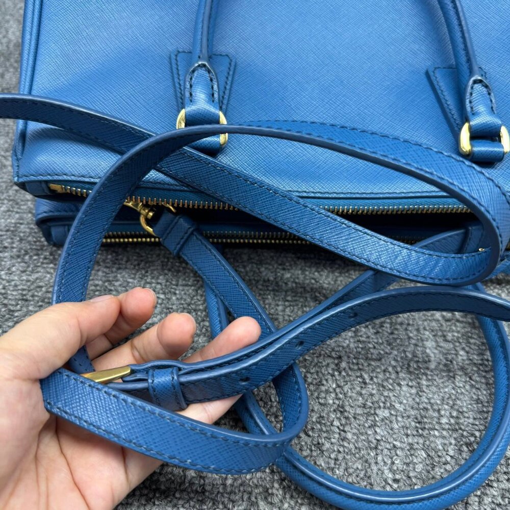Prada Galleria Small Leather Shoulder Bag 660-071325 - Picture 9 of 13